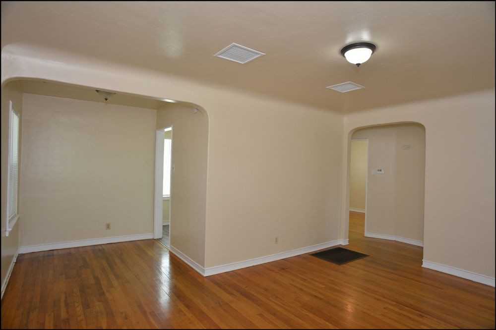 2402 N Kansas St - Photo 3 of 9