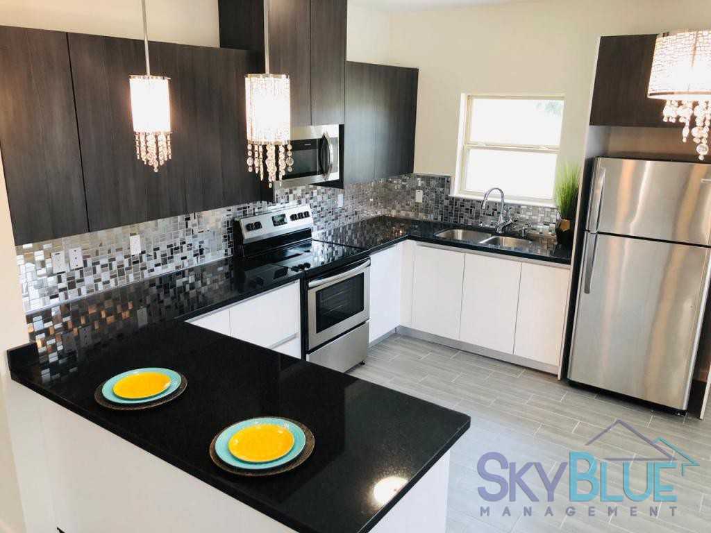 909 W Carmel Avenue #3, Pharr, Texas 78577 - Photo 3 of 7