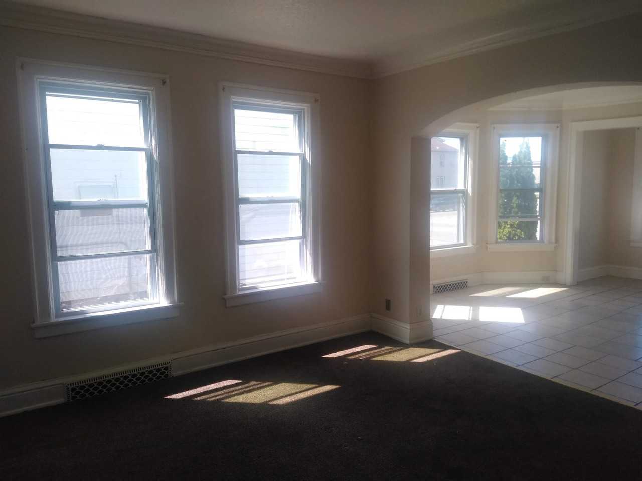 2207 N 15th St #1 - Photo 3 of 32