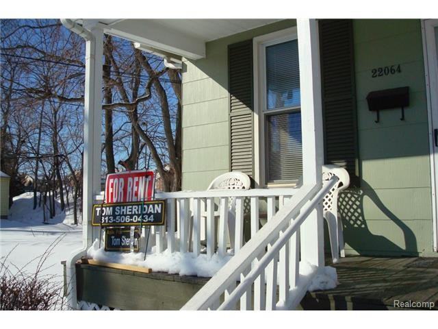 22064 Park St - Photo 3 of 13