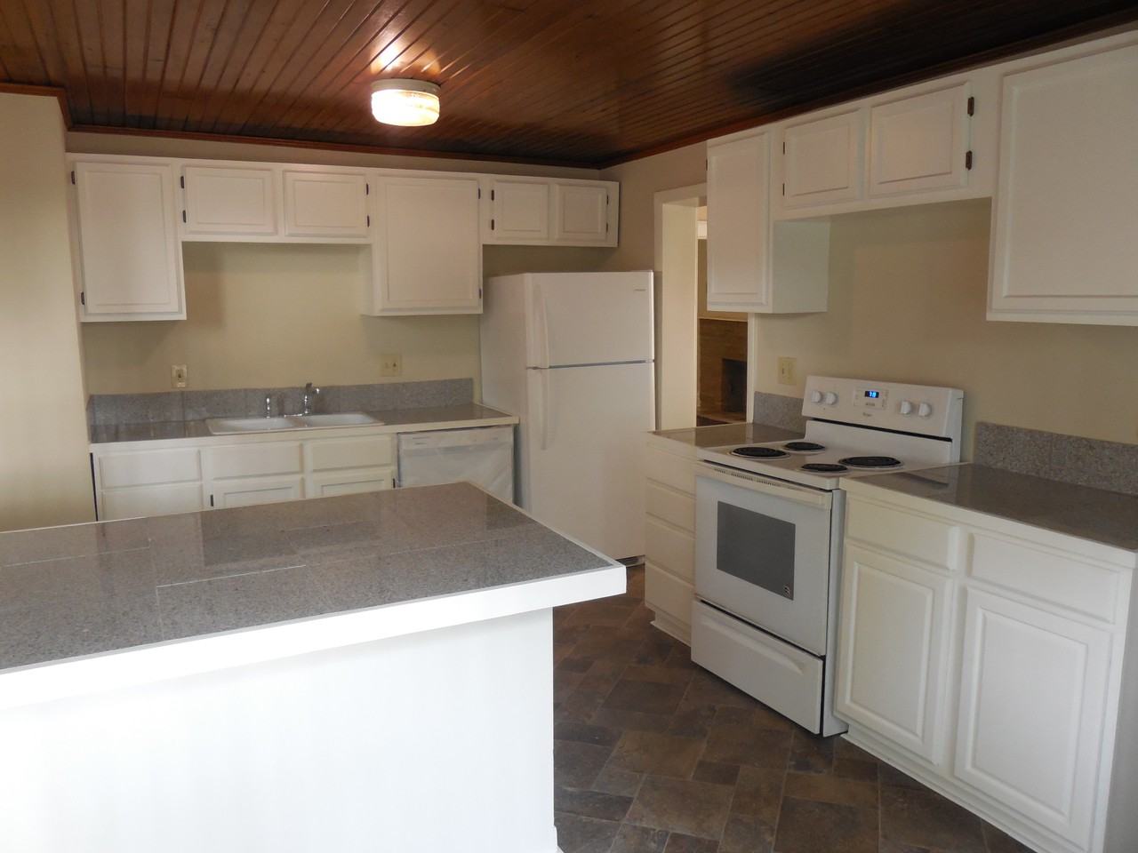 3319 Baltimore Ave - Photo 2 of 6