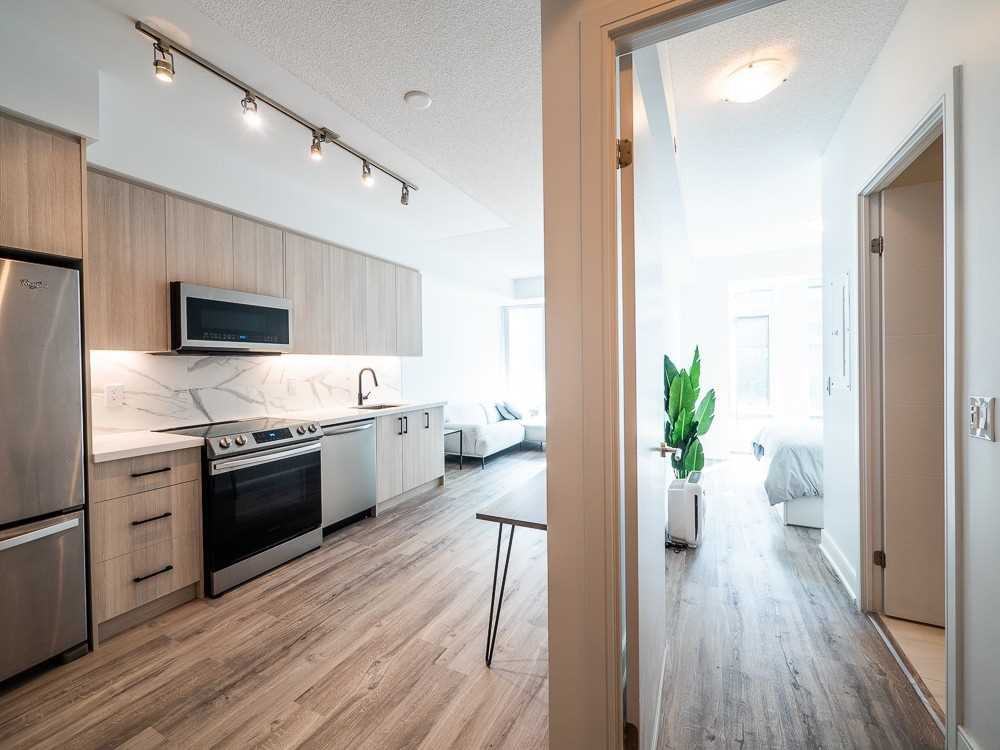 525 Adelaide Street West #822