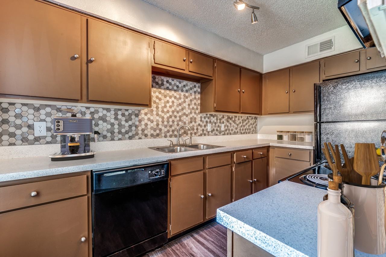 z-072823-Shadow Ridge - Photo 4 of 32