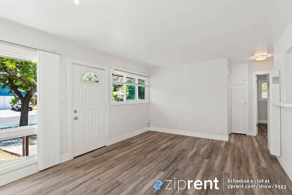 430 Wessex Way - Photo 3 of 17