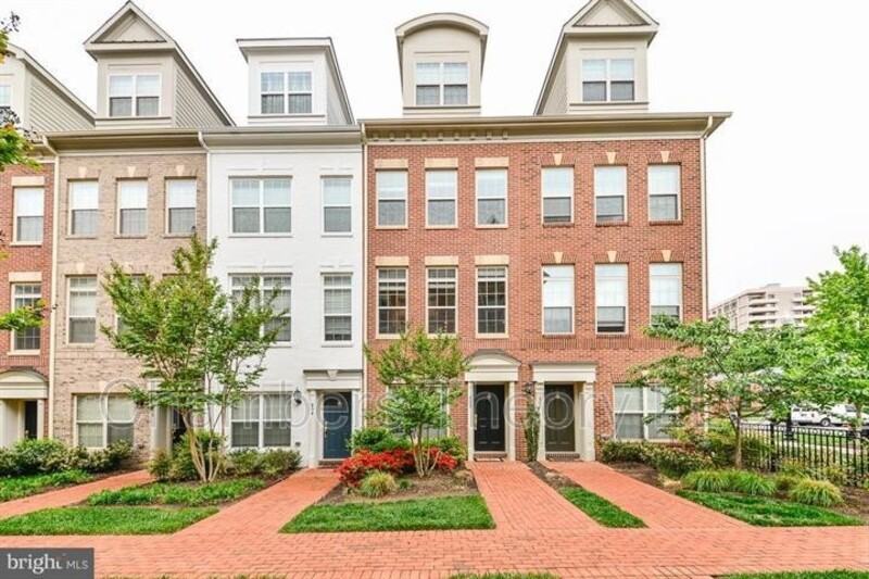 402 N Thomas St - Photo 2 of 28