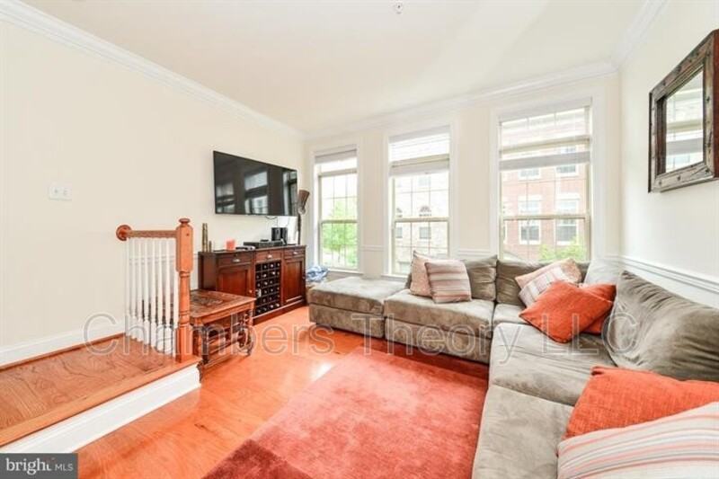 402 N Thomas St - Photo 4 of 28