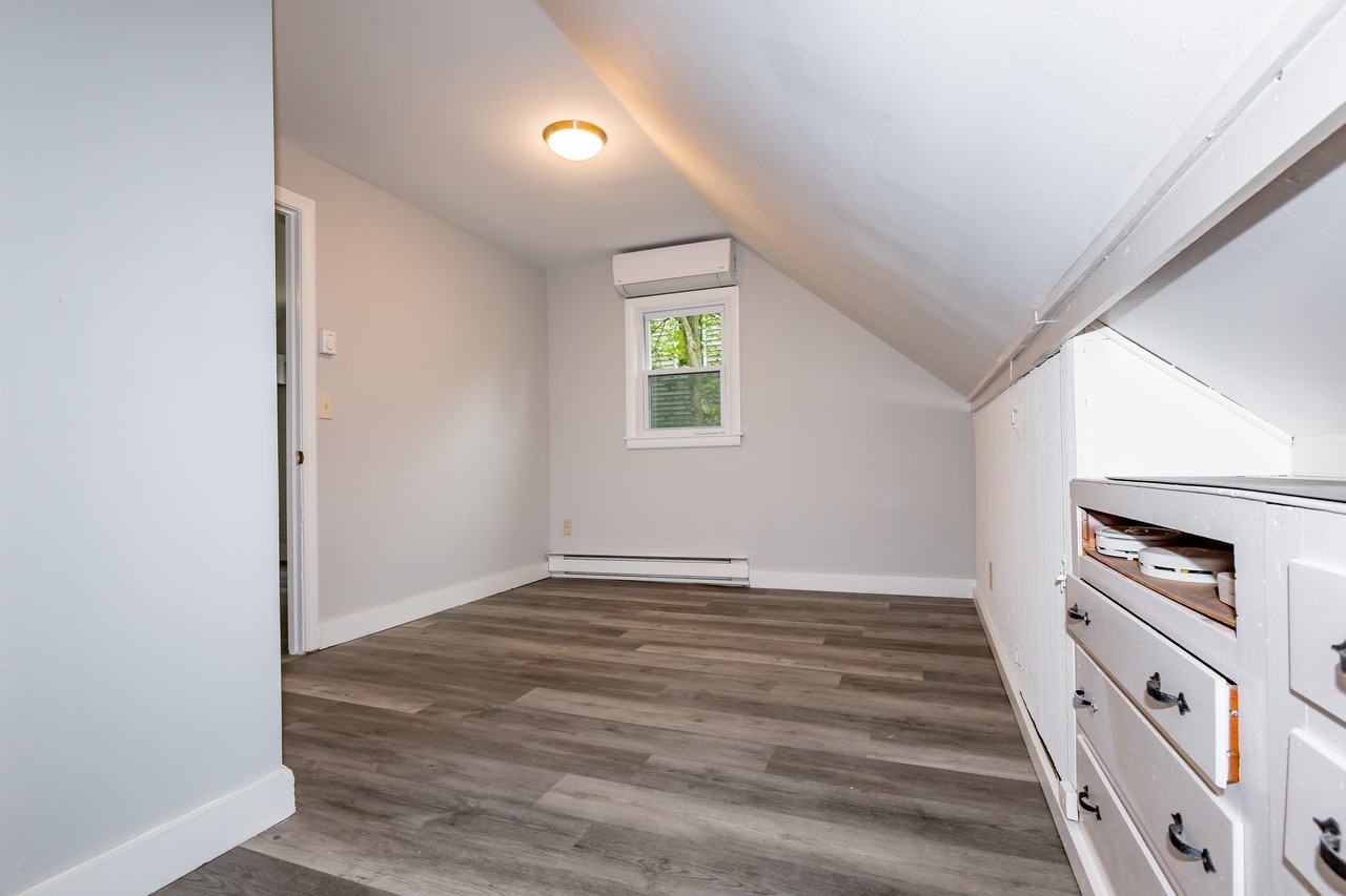 1020 West Boylston Street #2R - Photo 3 of 15