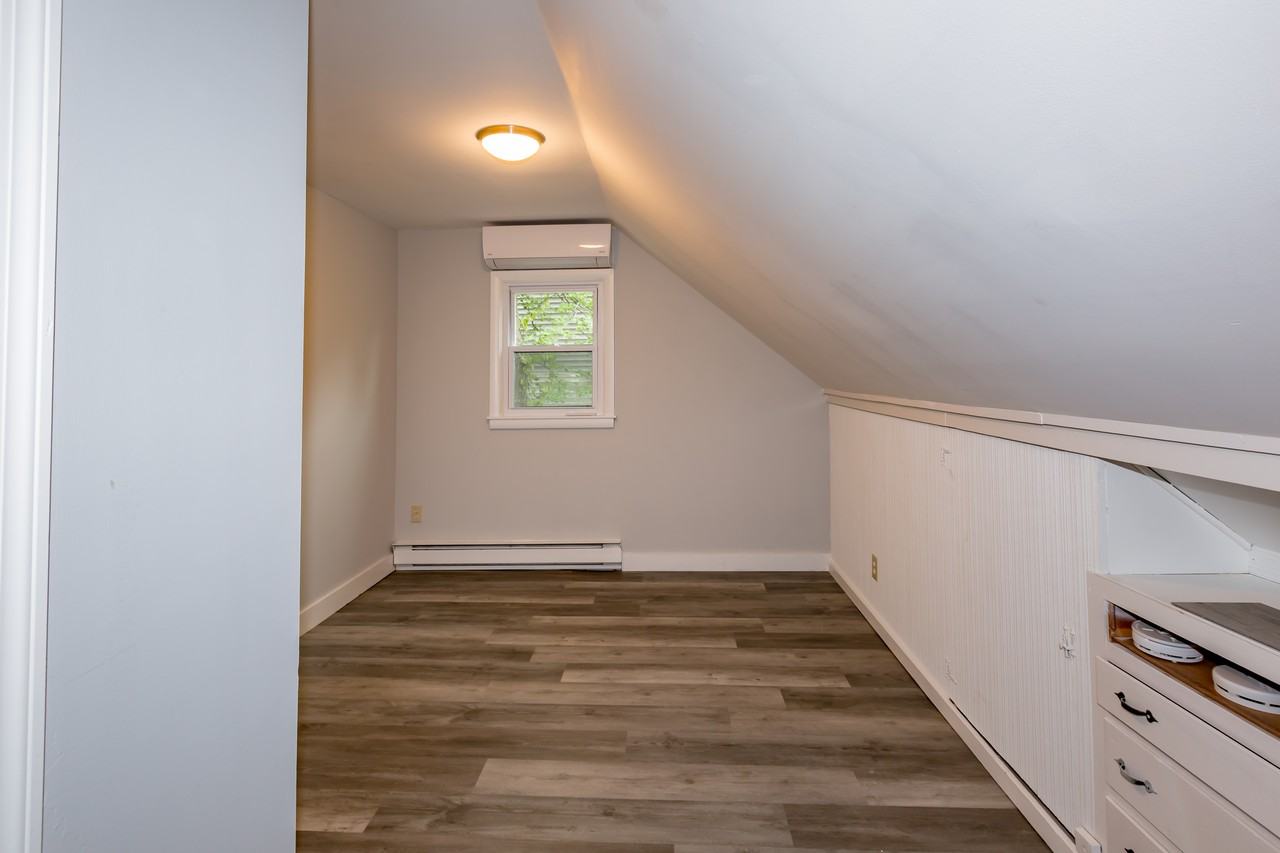 1020 West Boylston Street #2R - Photo 4 of 15