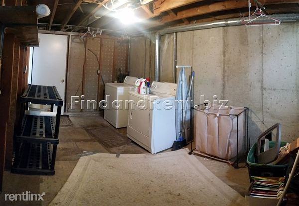 Fisher Circle Duplex - Photo 2 of 11