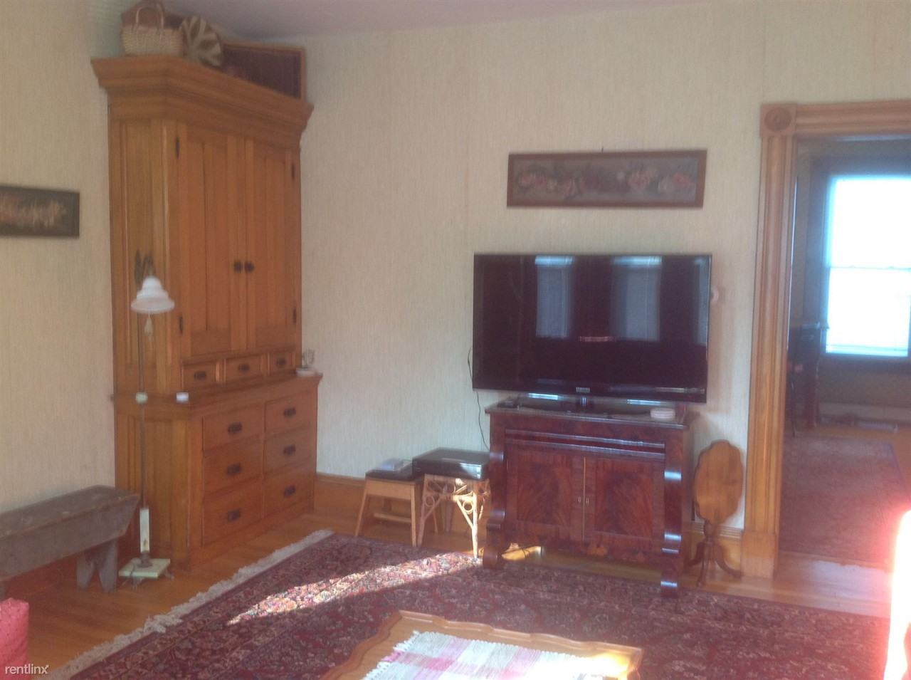 32 Loomis St - Photo 3 of 6