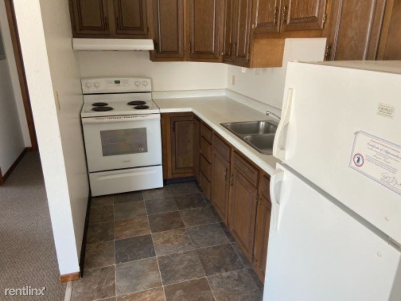 467 4th Ave - Photo 3 of 8