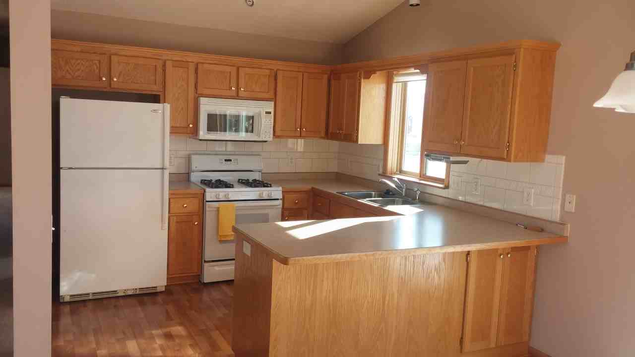 9905 41st Pl NE - Photo 2 of 9