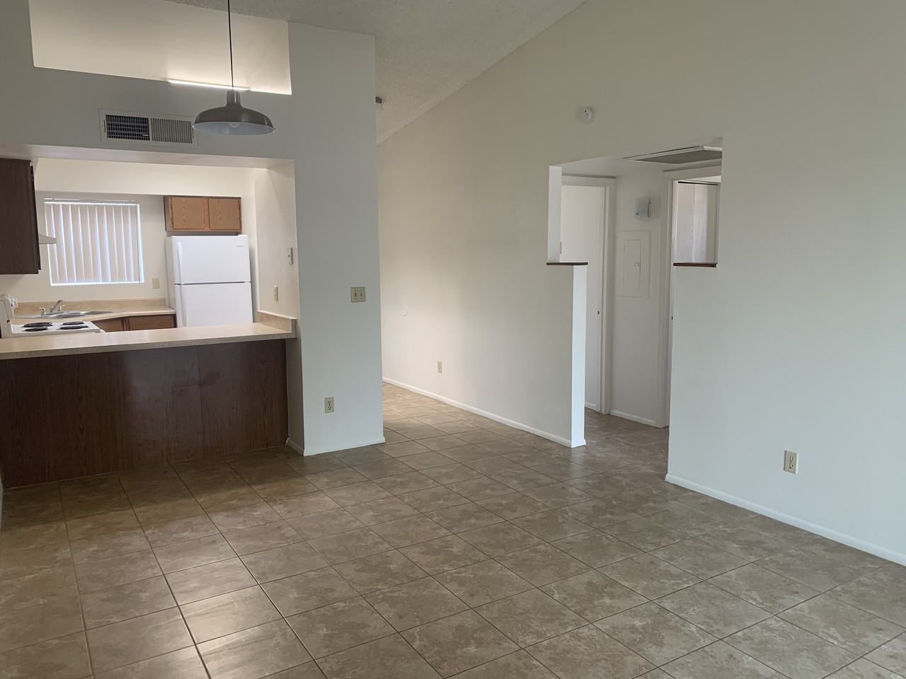 1413 N El Rio Dr - Photo 3 of 11