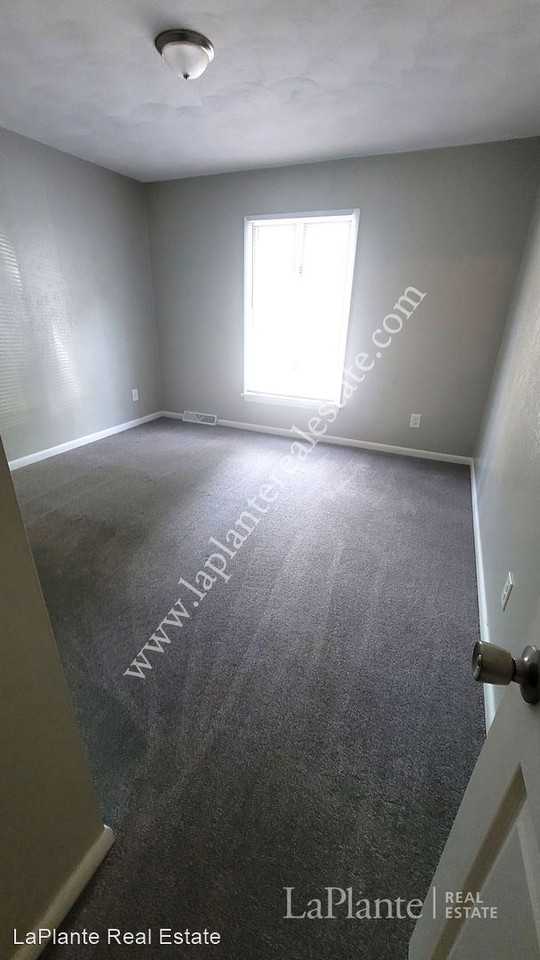 4336 West Bancroft Street - Photo 3 of 10