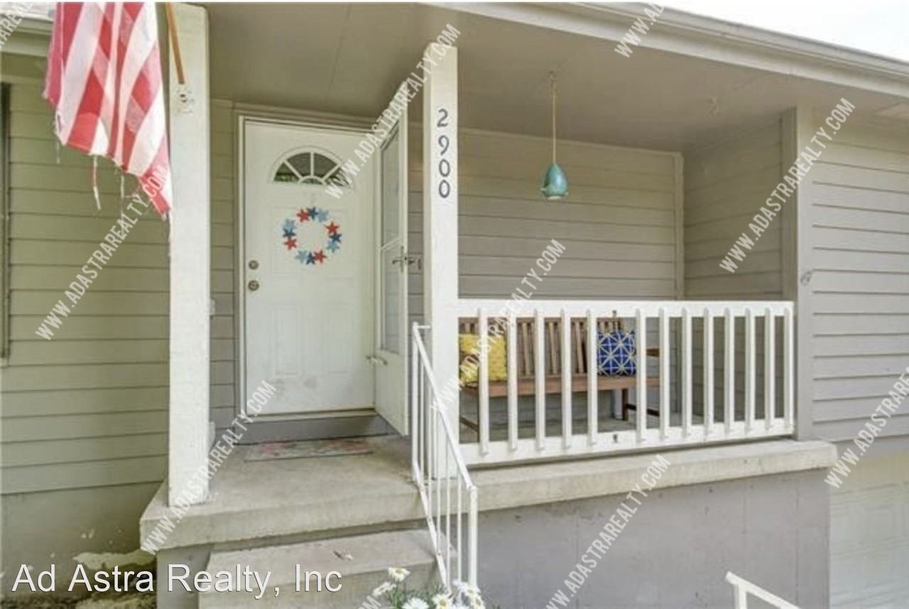 2900 Se 6th St - Photo 3 of 20