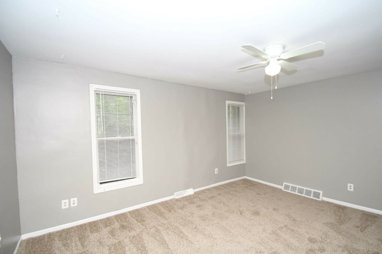 1253 Davis Ave Nw - Photo 2 of 19