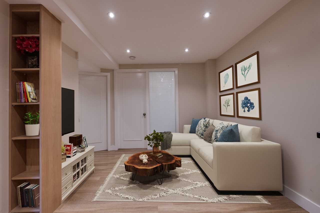1074 College Street - Photo 2