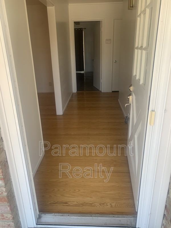 1047 Whitmer Ct - Photo 3 of 29