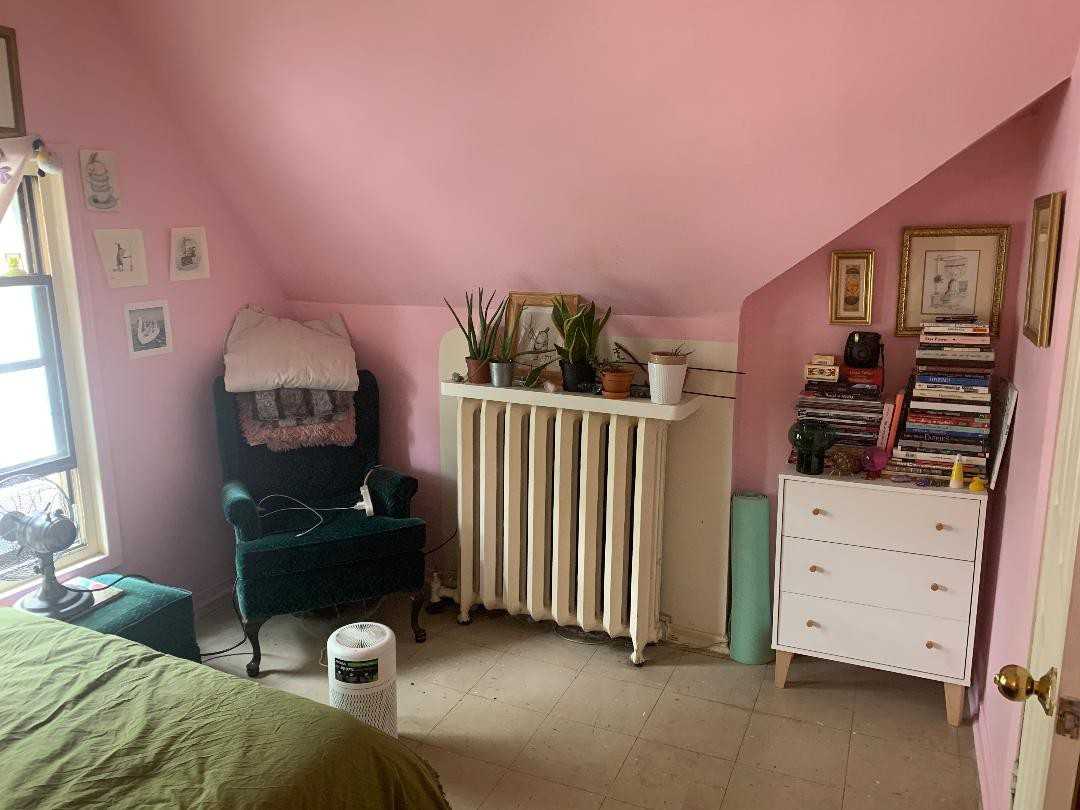 263 Dundas Street East