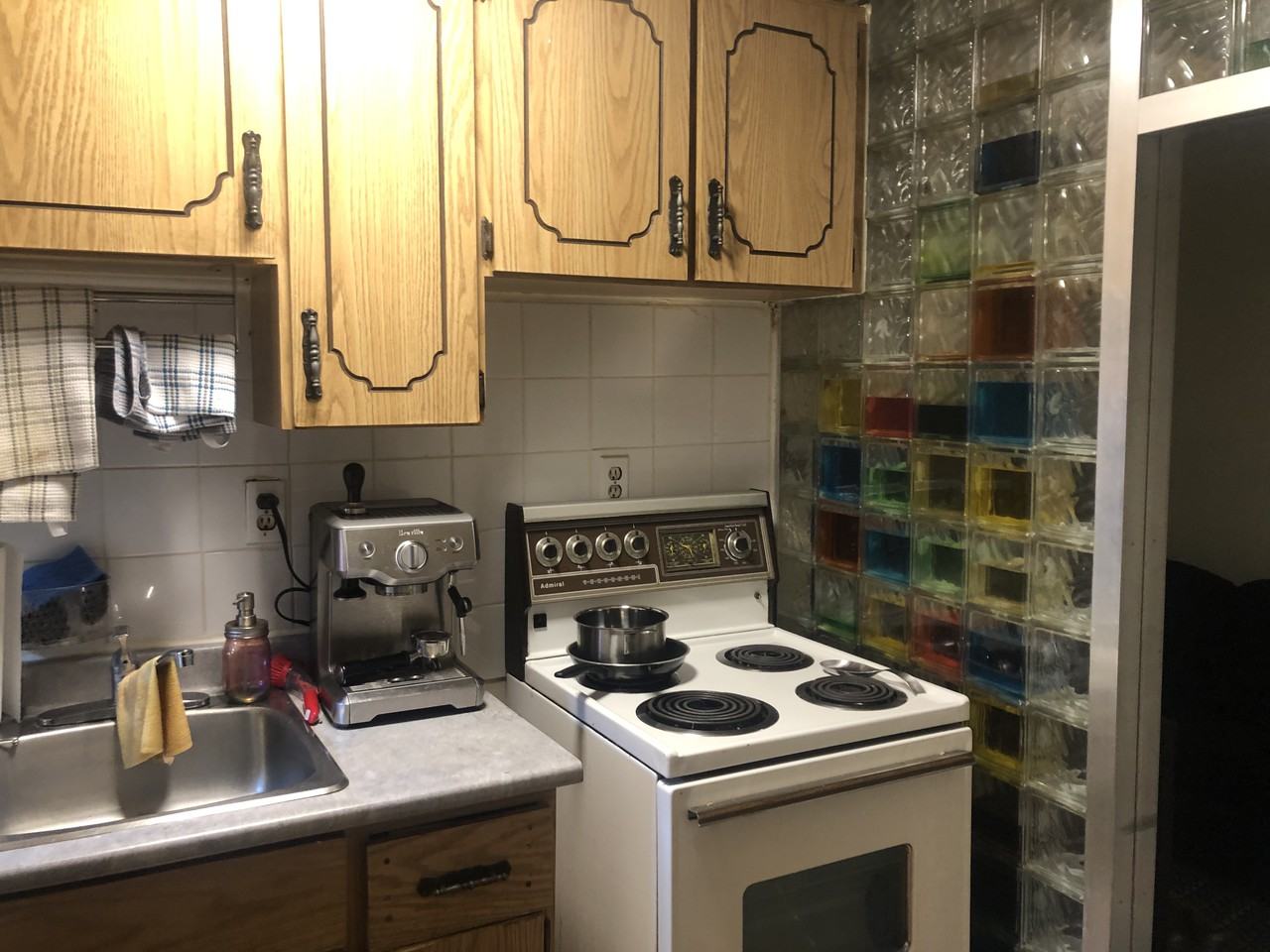 263 Dundas Street East - Photo 7 of 9