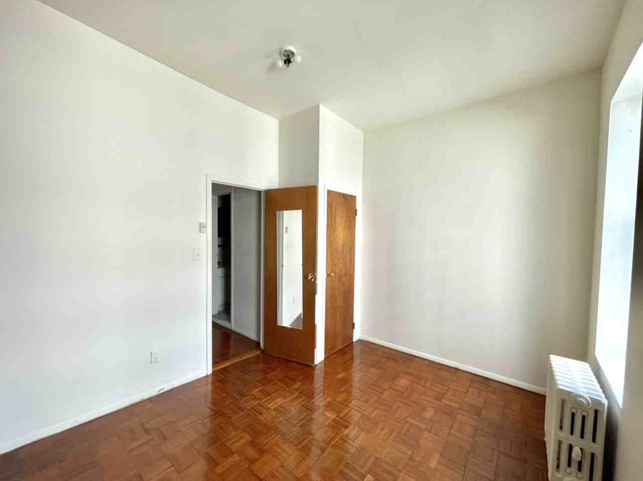 426 E 166th St 5FEeeeeeee - Photo 2 of 7