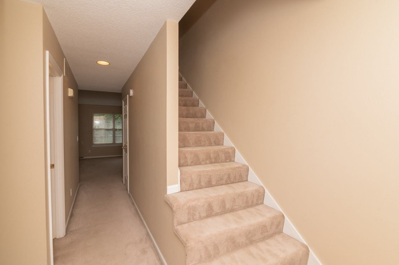 2511 Fox Bar Ter #B - Photo 4 of 21