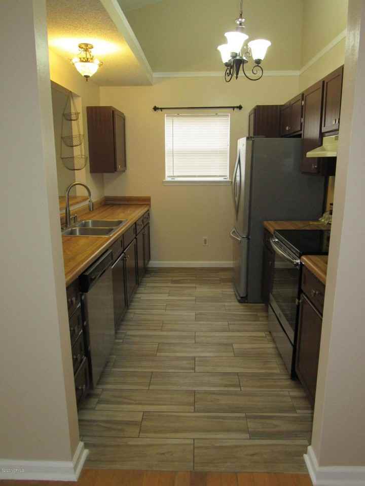 206 Teakwood Place - Photo 3 of 22