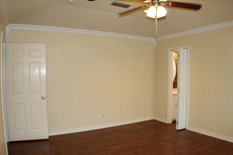 7838 Williams Ave - Photo 5 of 26