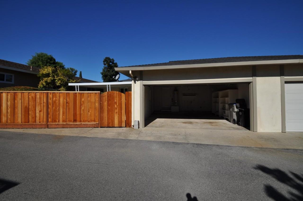 6552 Crown Blvd - Photo 2 of 13