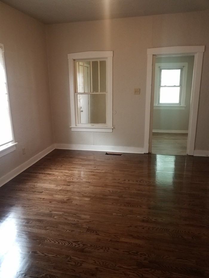 327 Johnson St - Photo 3 of 20