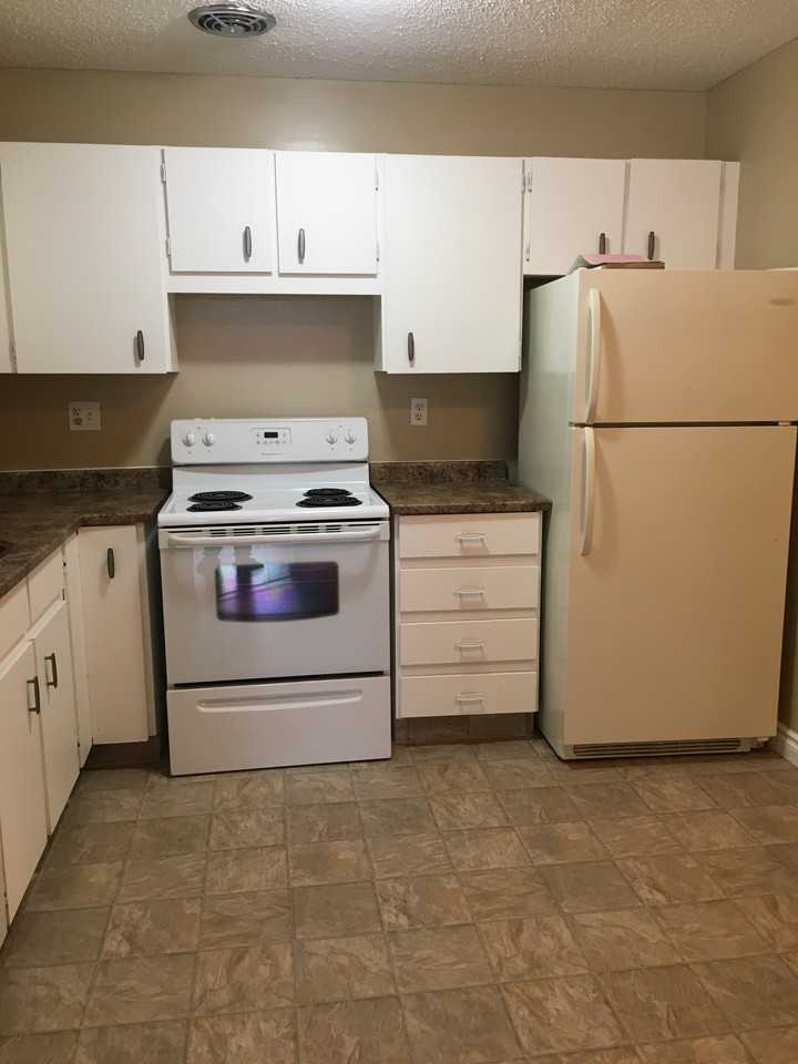 Varsity Village Apartments 70 Michener Dr, Regina, SK S4V 0L7 Zumper