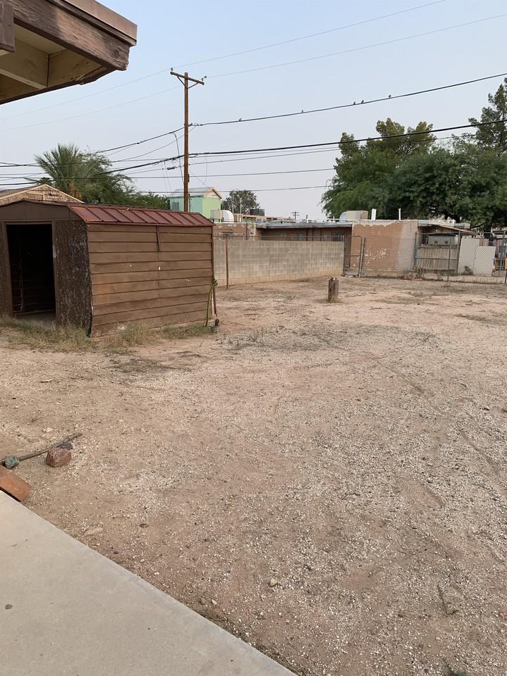 2115 E 18th St #1 - Photo 2 of 7