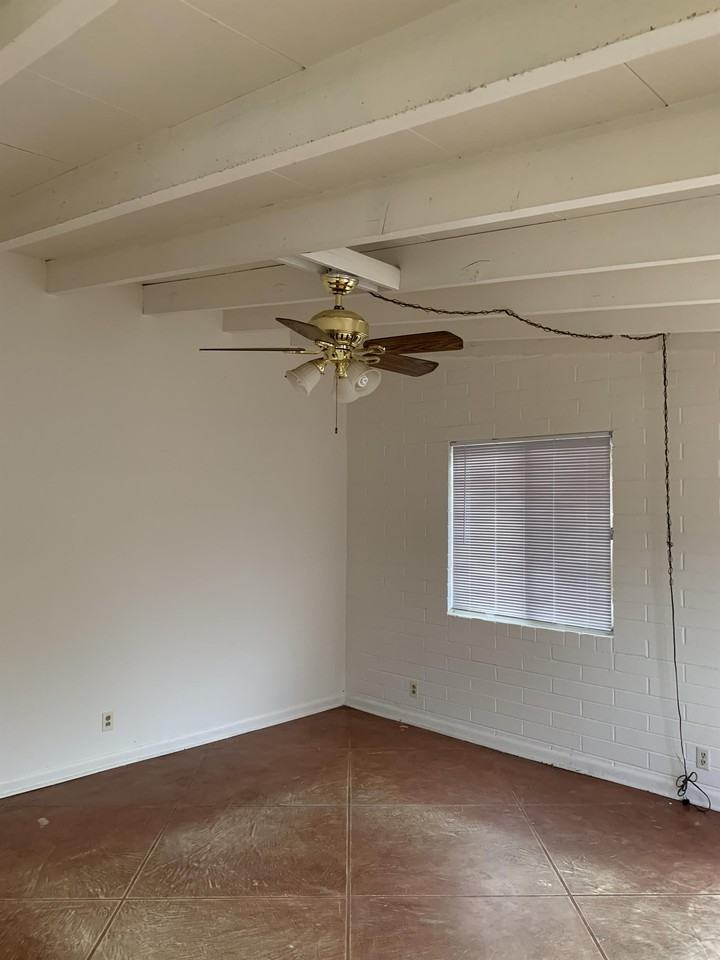 2115 E 18th St #1 - Photo 3 of 7