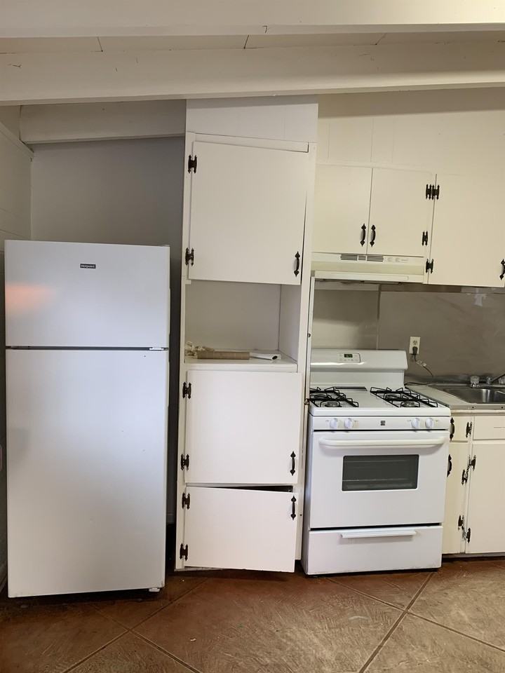 2115 E 18th St #1 - Photo 5 of 7