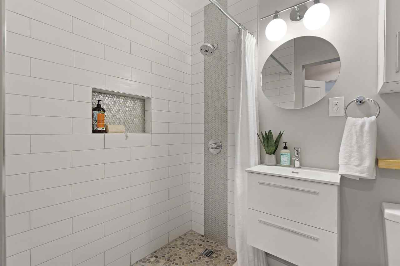 14724 Inglewood Ave #8 - Photo 3 of 10