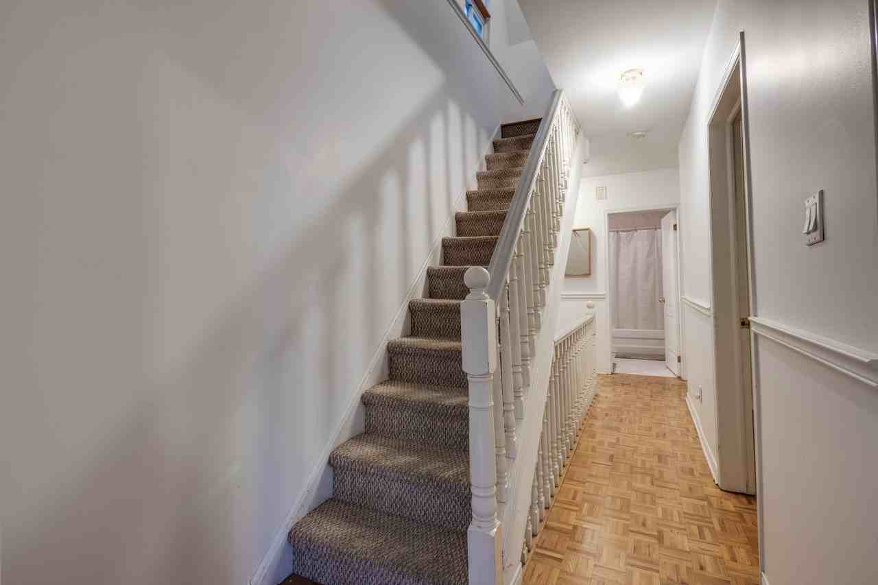 367 Lansdowne Ave., Toronto, ON M6H 3Y2 4 Bedroom Apartment for Rent