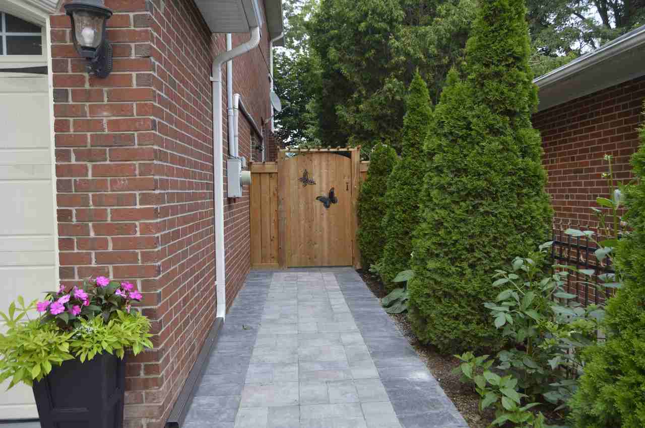 138 Earlton Road - Photo 2 of 12