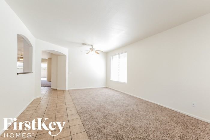 17363 W Elaine Dr - Photo 3 of 15