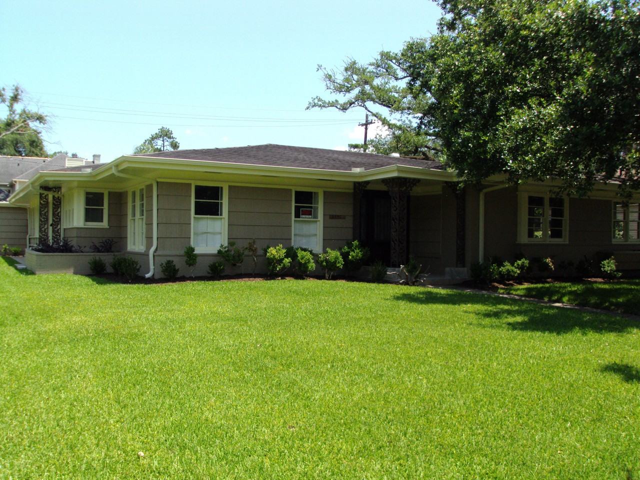 2490 Harrison St - Photo 2 of 33