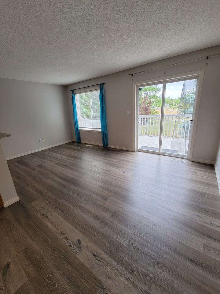 51 - 14603 Miller Blvd - Photo 3 of 15