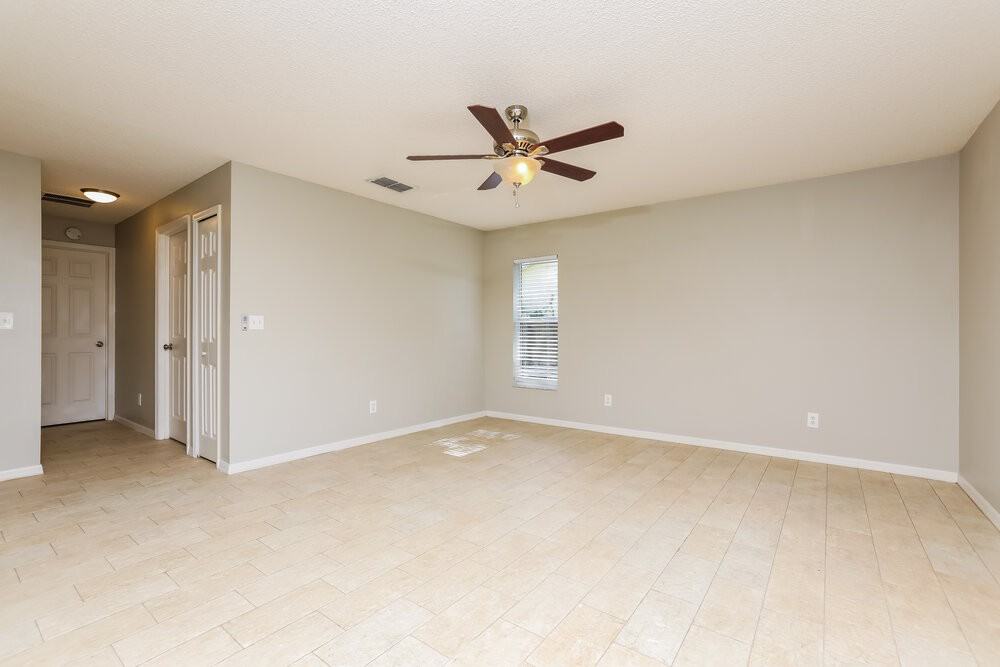 13124 Baneberry Ct - Photo 3 of 16