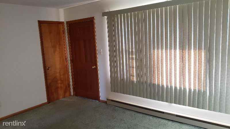 319 Fellowship Dr - Photo 2 of 20