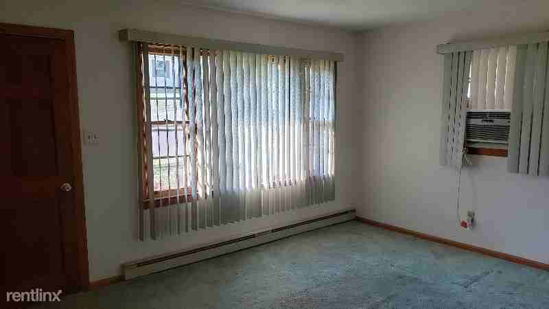 319 Fellowship Dr - Photo 3 of 20