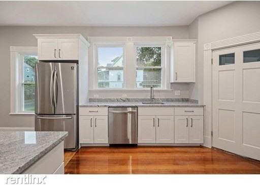 55 Lyndhurst St #1 - Photo 3 of 23