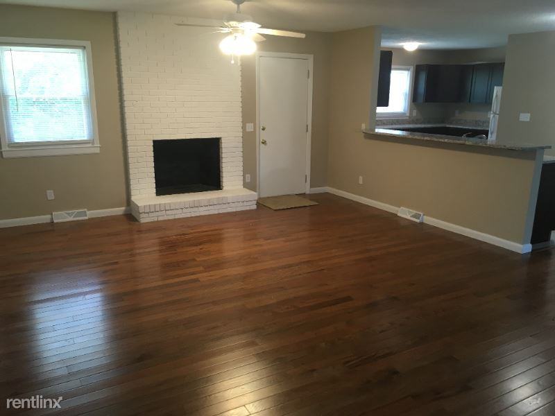 813 Hiawatha Dr - Photo 2 of 8