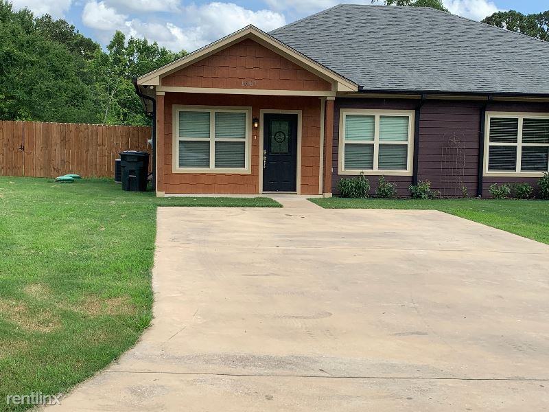 1661 Cal Young Rd - Photo 2 of 12