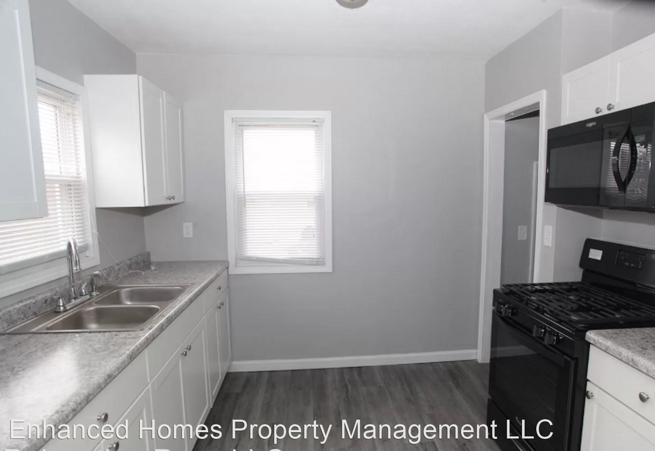 3217 26th St - Photo 2 of 3