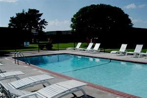 Lakeview Villas - Photo 2 of 14