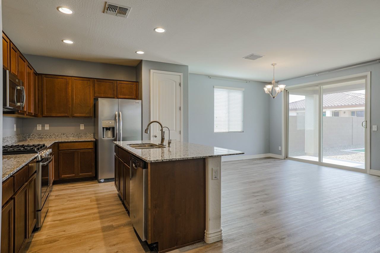 4217 W Winston Dr - Photo 3 of 29