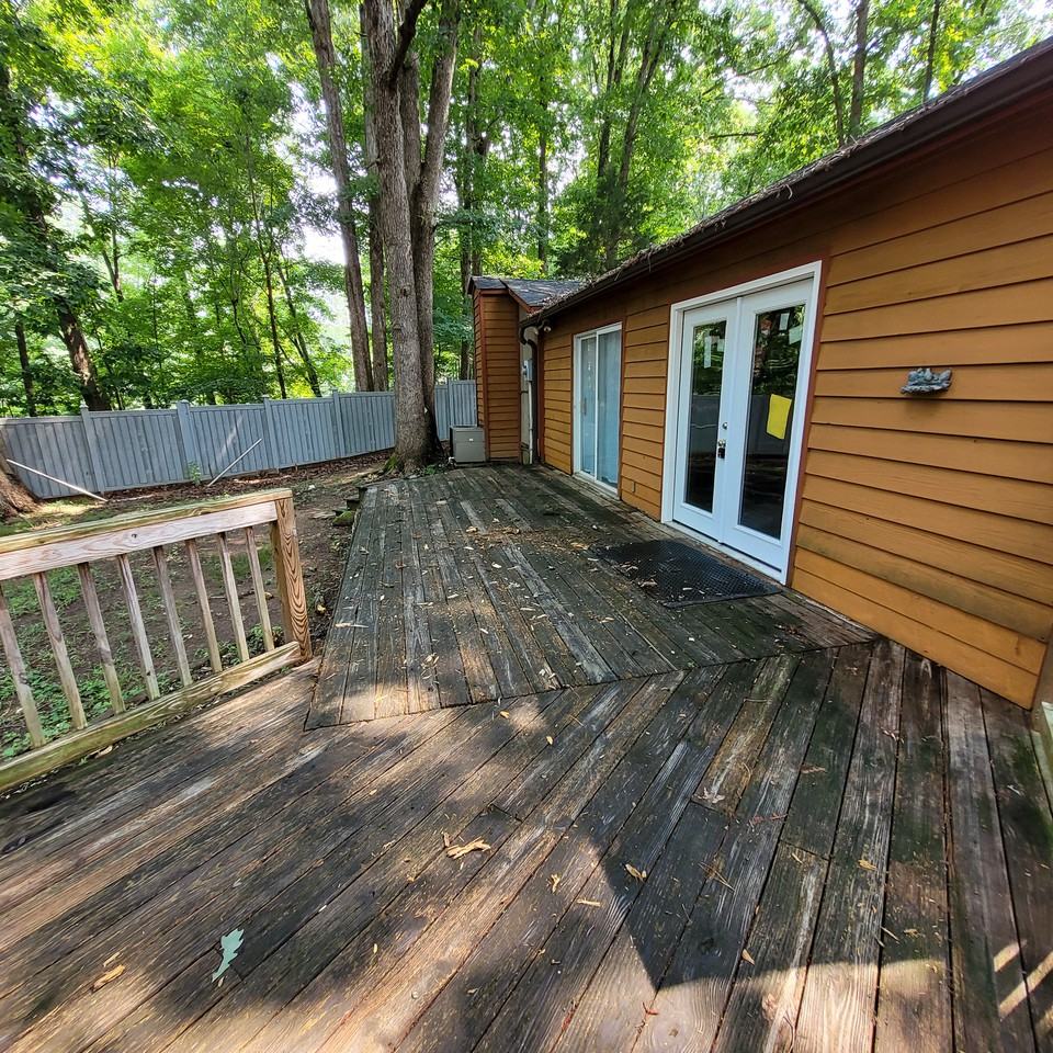 1303 Wait Ave - Photo 2 of 19